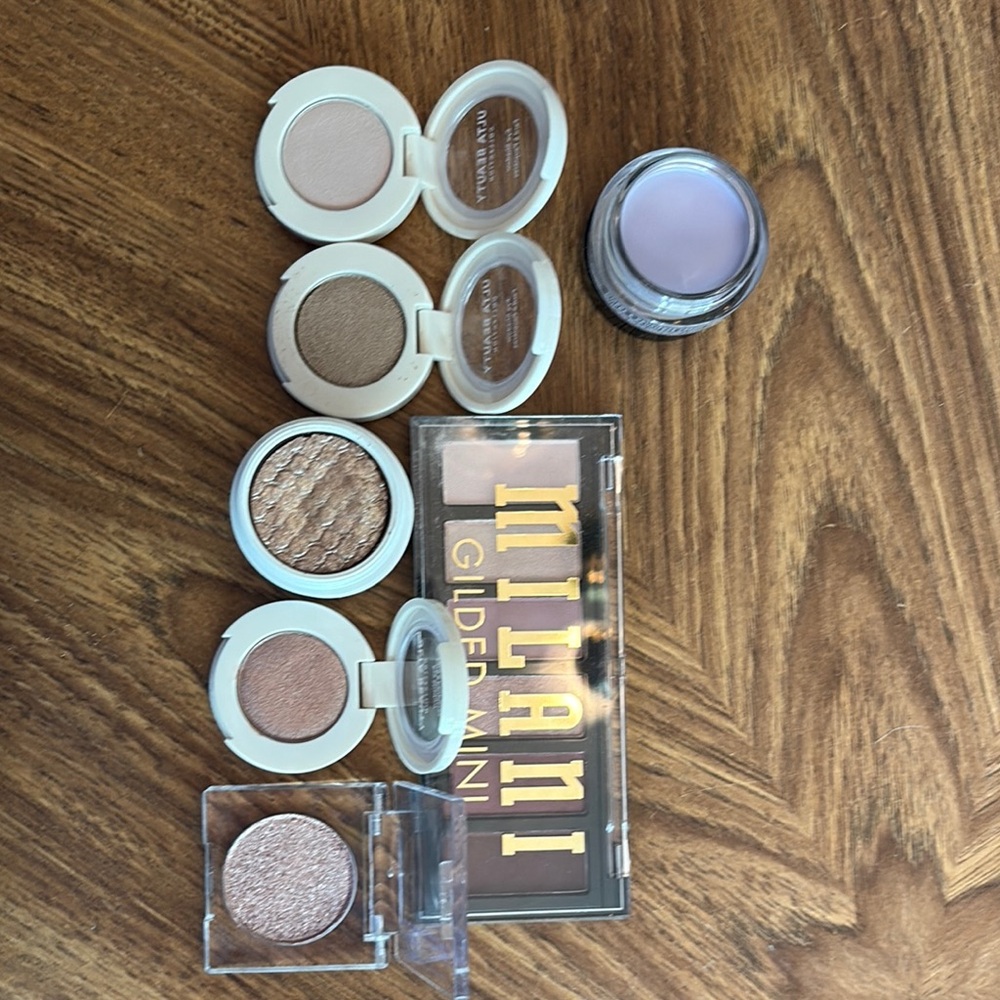 ‼️Reduced‼️ Lot of eyeshadow never used.